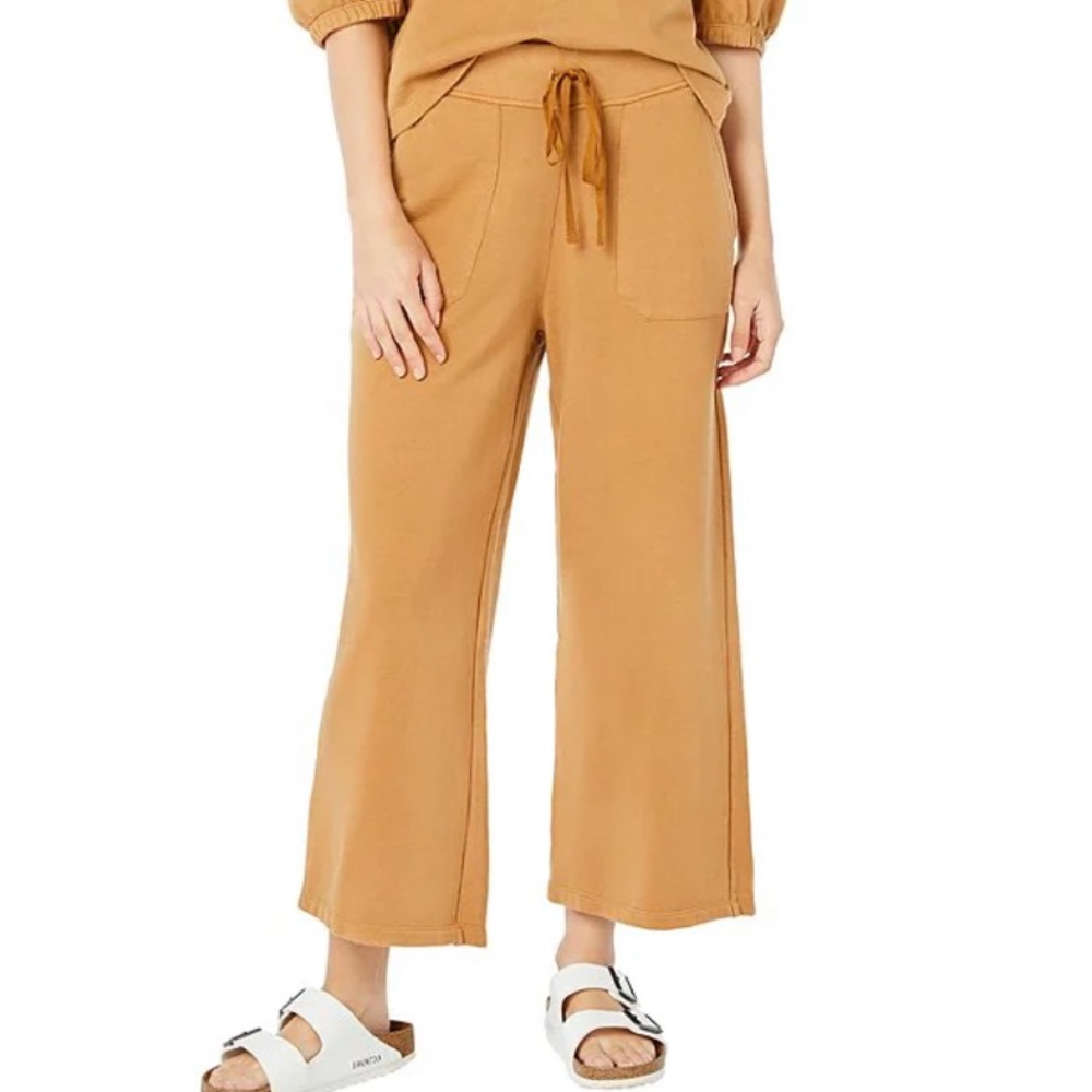 Roller Rabbit Cassia Sweatsuit - Picture 2 of 9